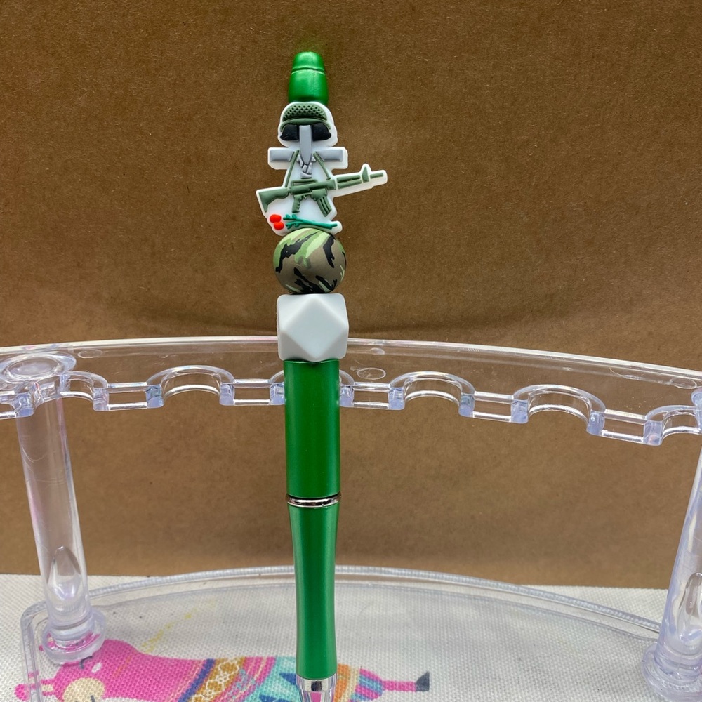 NWT HANDMADE MILITARY/VETERAN PEN